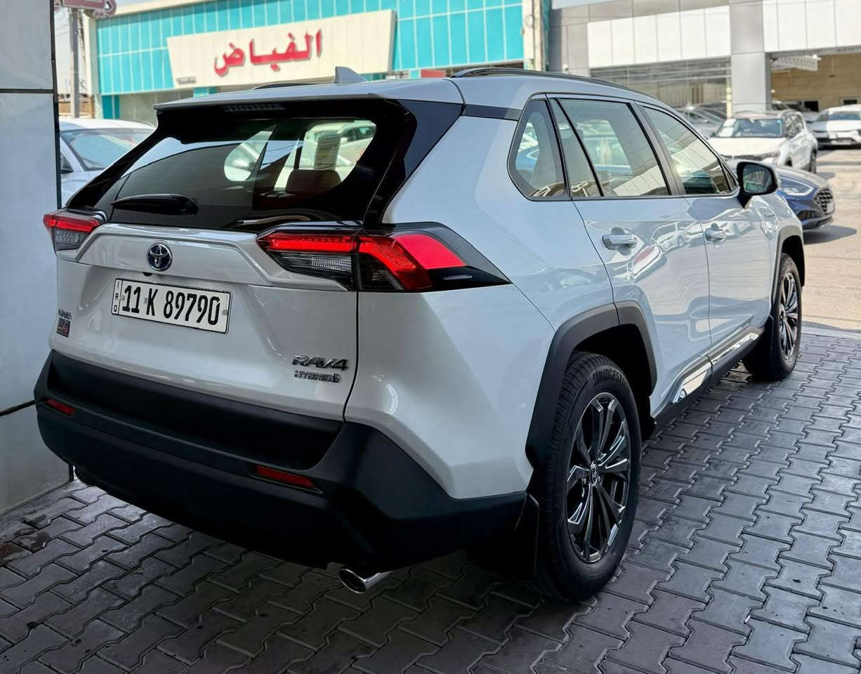 تويوتا راف فور هايبرد XLE بريميوم  للبيع 🚗

🔹خليجي ياباني أصلي
🔹 فول مواصفات – بريميوم 
🔹 الموديل:2024
🔹 اللون: أبيض
🔹 ناقل الحركة: أوتوماتيك
🔹 الوقود: هايبرد (بنزين + كهرباء)
🔹مقاعد جلد بيجي + كرسي كهرباء

✅ سيارة جديدة بالكامل
✅ اقتصادية جدًا في الوقود
✅ تقبل الفحص في الوكالة

‼️ لمعرفه السعر علق برقم 1 ‼️
   رقم بغداد
مستخدم العداد 12 الف كيلو 
مكفولة بدون صبغ أو بارد أو تبديل

📍 الموقع : بغداد - معارض البياع - الشارع الرئيسي

⏰ اوقات الدوام جميع ايام الاسبوع 
من الـ 10 صباحاً الى الـ 9:30 مساءً  

📞 للتواصل : 
***********/ ***********
*********** / ***********
