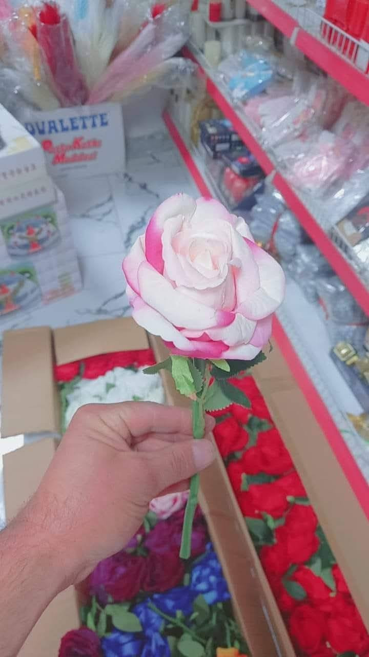 بمناسبة عيد الحب
اتوفر من جديد ورد سنكل
كل الالوان
سعر القطعة بالف دينار
اما جملة 
الدرزن 12 قطعة ب10.000
العنوان ديالى المقدادية حي المعلمين شارع العام الرئيسي أنانا موول في الطابق الاول والطابق الارضي
 للاتصال ***********
