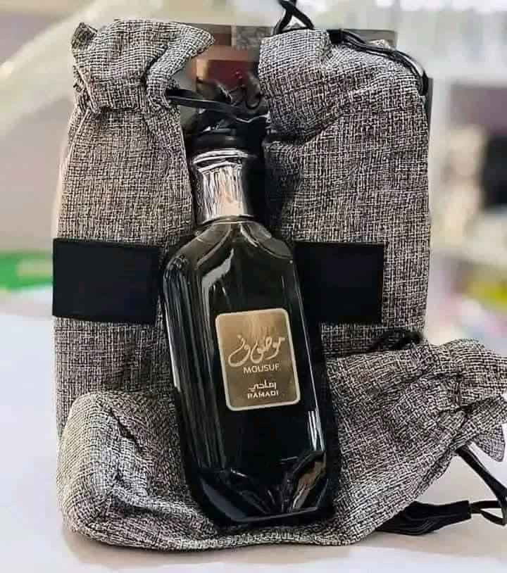 عطر موصوف الرجالي والنسائي
 عطره رهيب يشبهه العطور الفرنسيه العطر تمشين ويمشي وراج فواح وراقي يصلح للهدايا 😍💁🏼‍♂️
عطر موصوف الغني عن التعريف للنساء والرجال يبرز العطر نكهات العود والفانيلا والعنبر..
الزجاجة بحجم ١٠٠ مل❤️
سعر الدرزن ٧٥ الف درزن 12 قطعة بغداد, العراق


**إذا كنت صاحب هذا الإعلان وتريد حذفه لأي سبب، رجاءا أرسل رسالة إلى الدعم الفني**