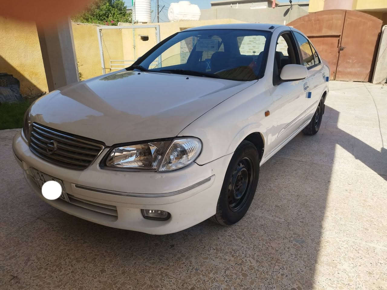 السلام عليكم نيسان سني موديل 2002 ياباني رقم بغداد انكليزي بسمي مكفول مكان واسط صويره ***********
