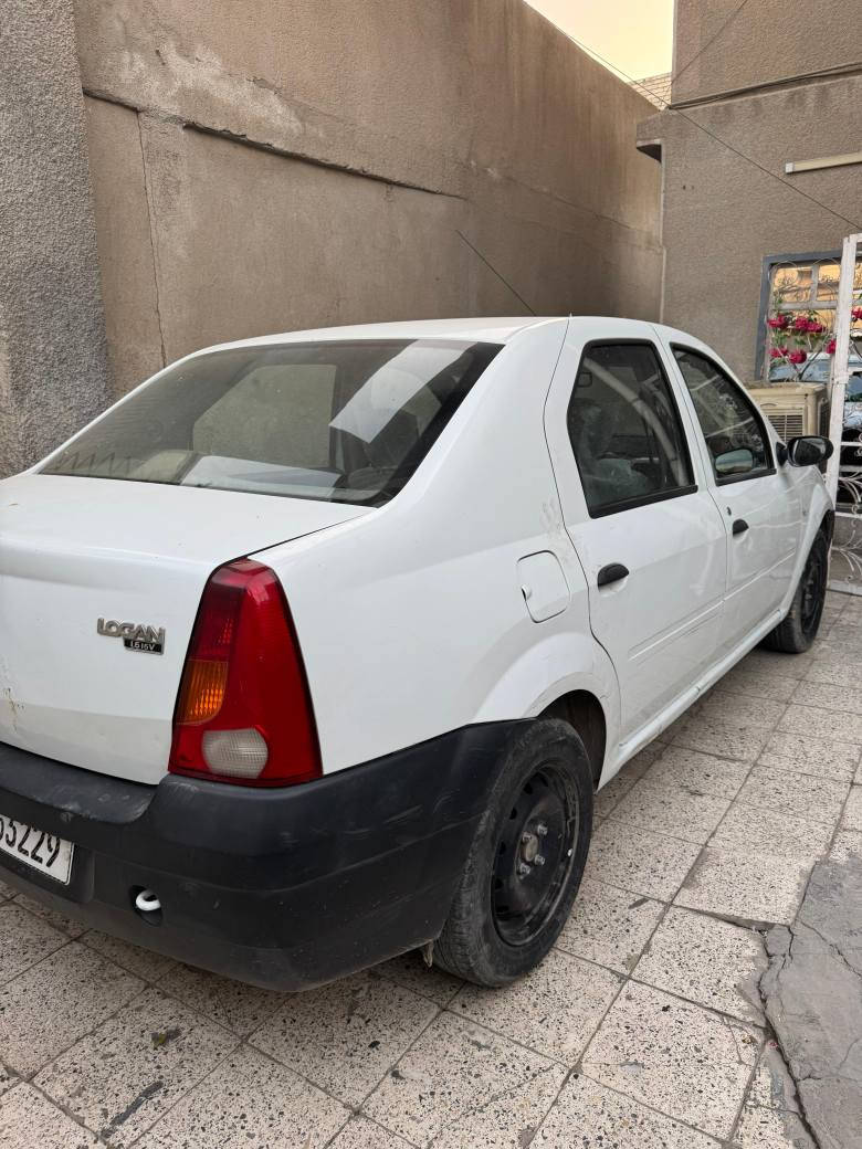 رينو لوكان بٱسمي 2009مكفوله كفاله عامه من الصبغ والتبديل والخياس تبريد تدفئه ماشيه 105 الف سياره بلاد من كل شي السعر 52$مكاني الدوره  بيع او مراوس *********** بغداد, العراق
