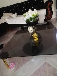 ميز وسطي • من الورد