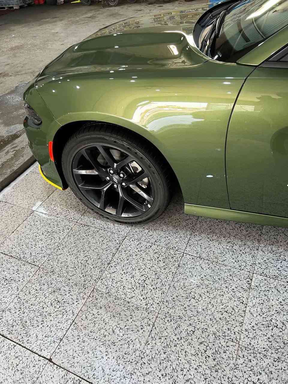 جارجر 2023جي تي بلاص ادشن  رادار امامي  رادار جانبي رادارت فلو 
‎رقم بغداد  الجديدالدولي 
‎كفاله عامه ع وضع الشركه  
‎وكاله هارلم ضمان  3سنوات
‎ . (خليجي) .  السيارة حرة بسمي ثانيوم احولك 
العداد 13الف  
المحرك : V6.  3.6L . 
‎المواصفات : 
‎* ويل قياس 20 انچ اسود .  
‎* نقطة عمياء .  
‎* مصابيح أمامية زنون .  المري قلاب عند الرجوع للخلف المريا بيه نقاط عميا وهيترات 
‎* كشافات الضباب زنون .  
‎* المصابيح الأمامية مع LED .  
‎* حساسات .  
‎* شاشه كبيرة مع نظام ملاحة نفكيشن GPS . 
‎* الشاشة مع اوپشنات SRT .  
‎* سستم صوت الپاين . 
‎* فتحت سقف (سلايد) .  
‎* مقاعد أمامية كهربائية عدد 2 .  
‎* ذاكرة لحفظ وضعيات الجلوس (ميموري) .  3
‎* مقاعد أمامية تبريد وتدفئة .  
‎* مقاعد خلفية تدفئة .  
‎* تشغيل عن بعد .  
‎* ستيرن كهربائي .  
‎* تدفئة ستيرن .  
‎* محدد سرعة .  
‎* تلفون بلوتوث .  
‎* كاميرا خلفية . 
‎الجنطة ذكية 
‎* مرايا متحسسة للاضاءة العالية . 
‎* كير شفتر بالستيرن .  
‎* دخول ذكي (بصمة) . 
‎السياره خليجي وعليه ضمان شركة هالم قيادة ذاتية معلومات عل شاشة كل الاعطال قياس ظغط الاطارات عل شاشة مكاني السيارة مغلفةppfمن الزيرو كله اوبي ظمان10سنوات اب  بغدادمغلفه العنوان ناصريه***********اوكل تبديلة دهن يم صيانت  هارلم  شرط برغي مامفتوح بيهة على وضع الشركة السعر 380$ اوبيه داشكام اصلي من الشركة ابو الجي بي اس كامرت حوادث اوتسجيل داخل اوخارج السيارة صورة اوصوت 4Kفول اجدي
