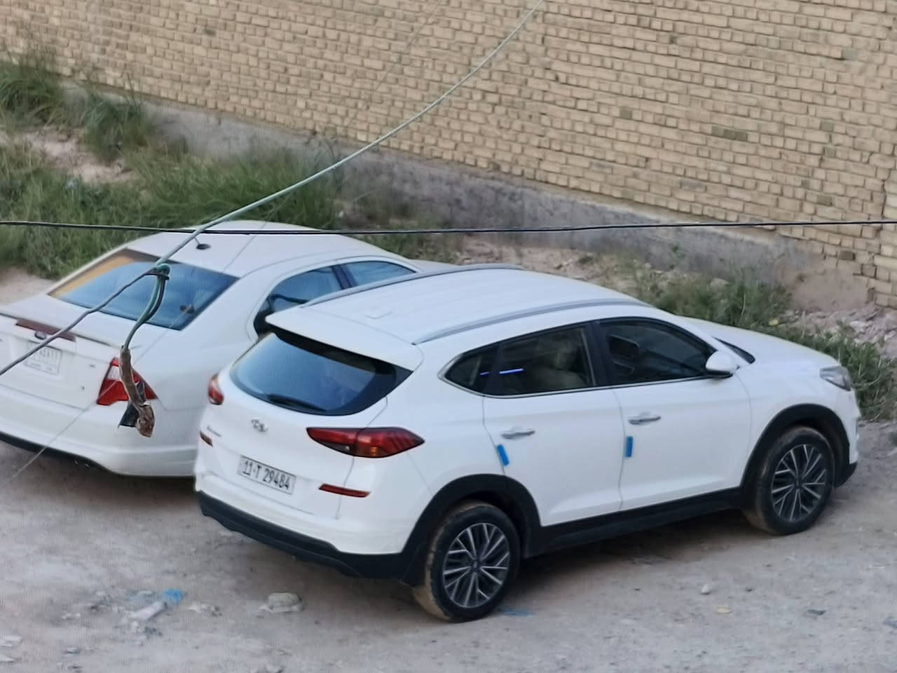 توسان 2020  للبيع او مراوس حسب قناعة 
خليجي رقم بغداد بااسمي محرك 2000 دوش 
ماشيه 82  الف كيلو سياره نضيفه واستخدام شخصي صدر كوله جديد ومنظومة تبريد جديده وبارد تبريدها 
السونار مرفق بالصور بيها فقط كرت بالباب صدر والبنيد مبين عندك بالسونار وشويه بالدعامية كمواصفات (بصمه وشاش +شحن لاسلكي وحساسات اماميه وخلفية وقطعتين تبريد ومري شفط وباقي الامور المعروفه) تبريدها بارد جدا ومابي اي مشكله كير تمام بوضع ممتاز ومبدلين اله هايدروليك بالنسبه للمكينه مفتوحه سابقا لكن اي مشكلة مابيها ملاحظه السيارة جان بيها رصعتين ومسحوبه على بارد وعندي صورها قبل تعديل سياره نصبتها وشكلها حيل مرتب السعر 180 مكاني بغداد الكرخ للاستفسار 
*********** اتصال +واتساب
‏‪***********  اتصال 
*********** واتساب فقط
