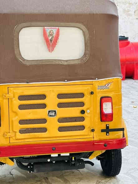 سلام عليكم للبيع 20 شهر 12 لوحه وسنويه نكليزي تكتك كفاله عامه تاير جبلي كاملة شراي ينتصل   ***********
