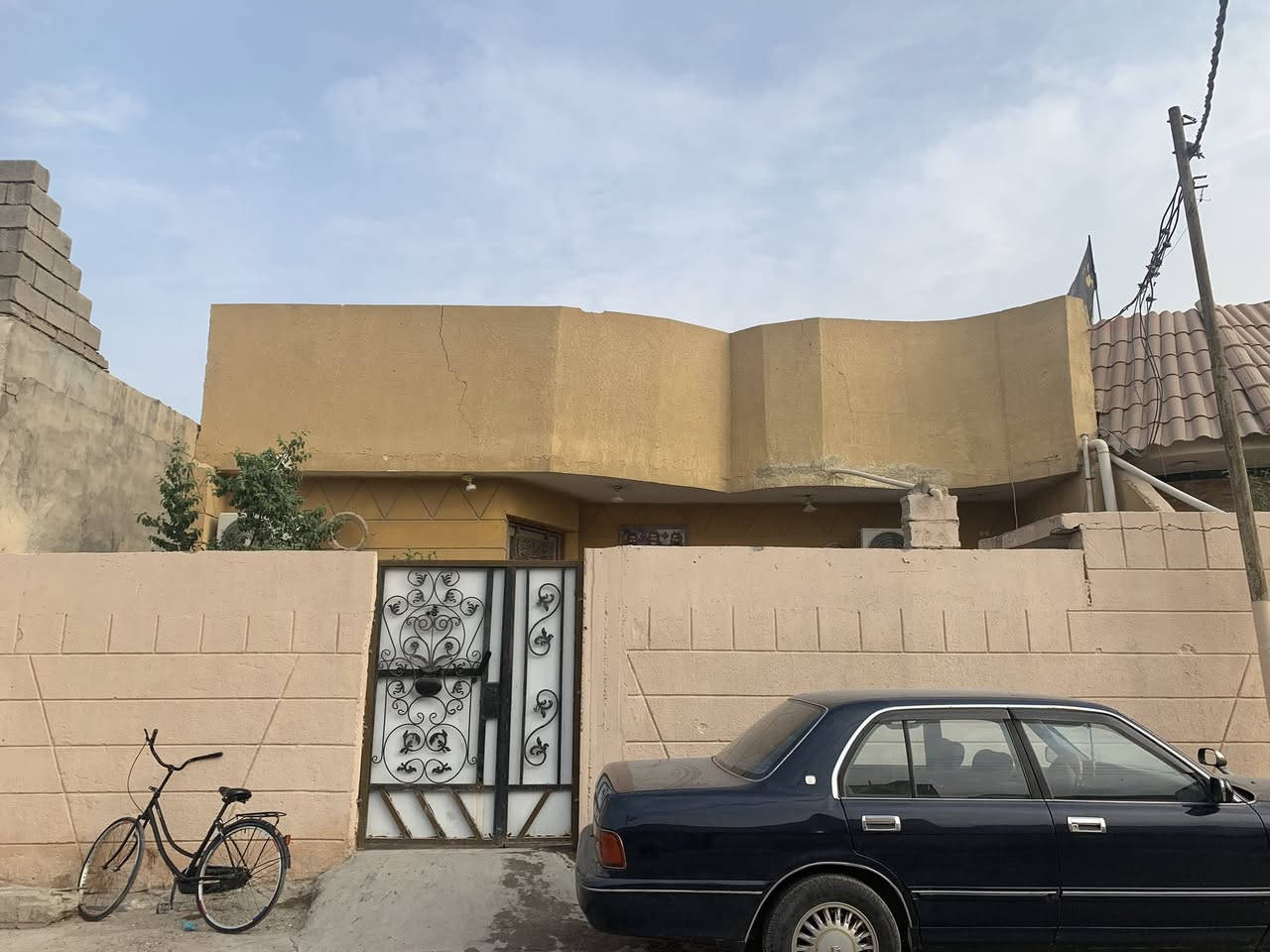 سلام عليكم
بيت للبيع وقف سني في أبو الخصيب حمدان مساحة 240 يحتوي على غرفتين وصاله وموزع ومطبخ وديوانيه وطارمه ومنور وصحيات داخلي وخارجي السعر75 وبي مجال للاستفسار 
***********
***********
