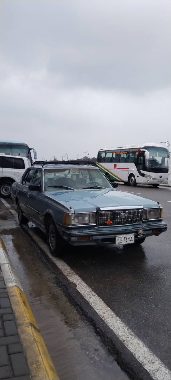 بەناوی خوا: سوپەر  مۆدیل 82 رەقم ئەسلیە   هیچ لێدراویەۆی پێوەنیە چوار تایەی ویلی لۆکی لەژێرە جام کارەبایە  گێر و مەکینە و ئەکسل بەشەرت هەموو گیانی ئیش ئەکات  .
سعر 27 
رقم موبایل :*********** . *********** شربازهير, السليمانية
