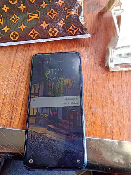 هونر 9x
3كامرات وبصمه ضهر ذاكرة ١٢٨ لون نيلي نضافة مثل الصوره ميعلك موبايل عملي جدا السعر ١١٠ وبيه مجال للشراي فقط العنوان فلوجه رقم ***********
***********
