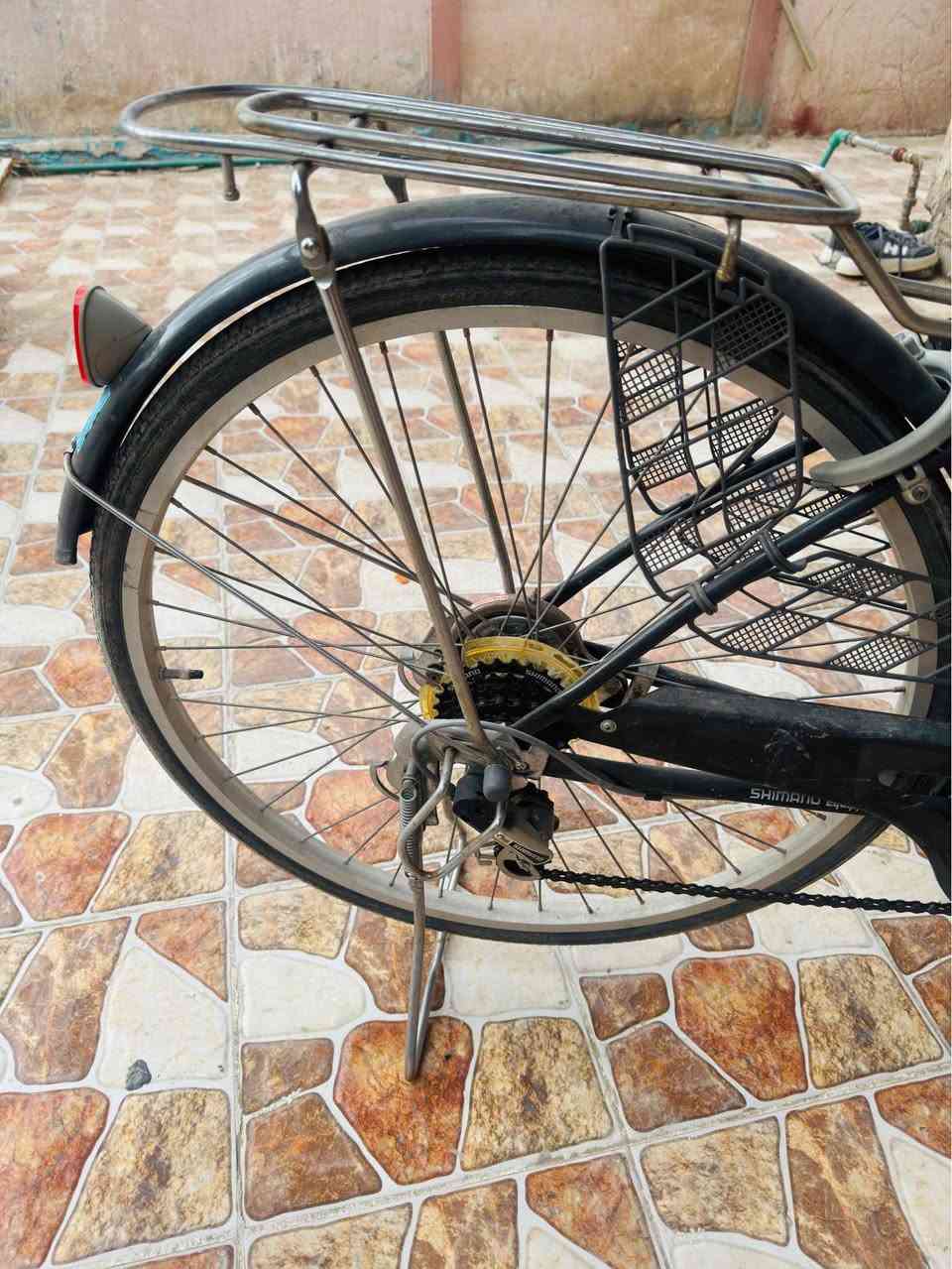 بايسكل بناتي ياباني 5كير حجم 26 نظيف كلش سعره 100 مكاني حله-شارع 80
*********** حلة, بابل
