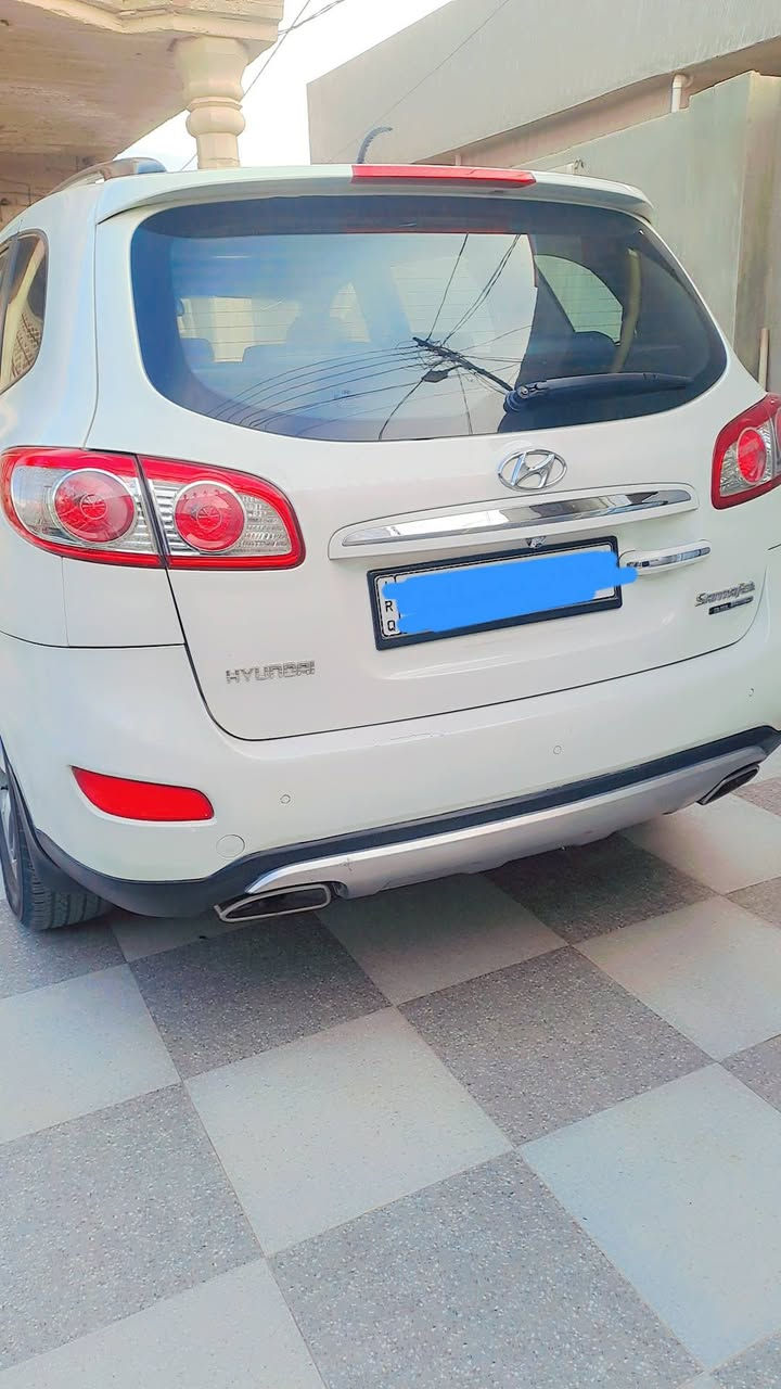 السلام عليكم ورحمة الله
اخوان مكلف بالنشر 
سنتافي 2012 فول مواصفات مكفوله كفاله عامه 
 7 راكب 
محرك 6 
محرك وگير مكفولات شرط 
ألي جانيها يعرف مواصفاتها 
سونار موجود بالمنشور 
 السعر 180 وبيها مجال مكان السياره صلاح الدين قضاء الضلوعيه للأستفسار هذا رقم. صاحب السياره ***********
