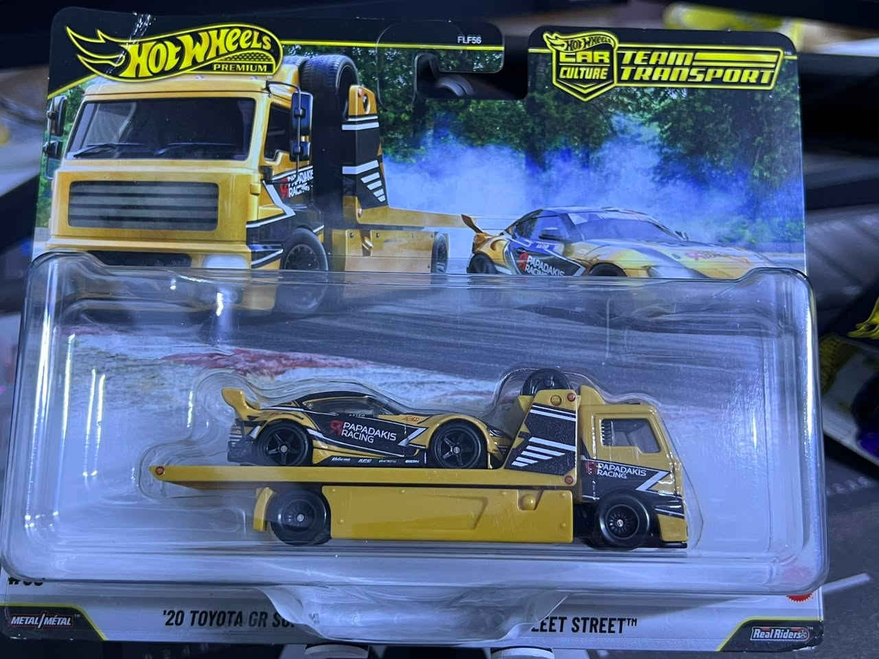 ناقلات من شركة HotWheels
اصدار  Team Transport premium 
سعر القطعه ٣٥ الف فقط


**إذا كنت صاحب هذا الإعلان وتريد حذفه لأي سبب، رجاءا أرسل رسالة إلى الدعم الفني**