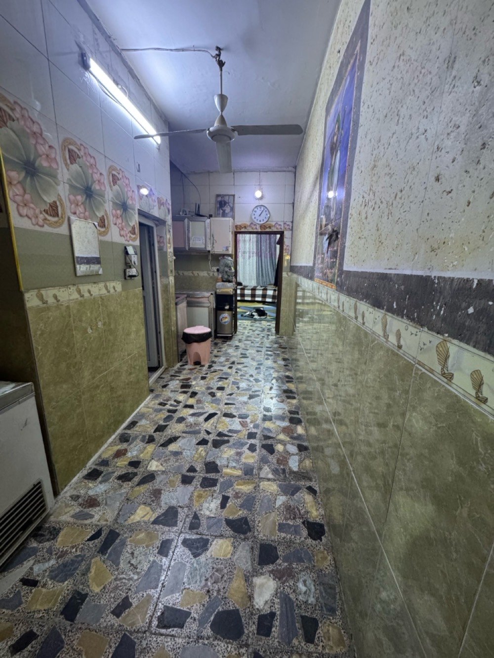 بيت للبيع / طابو ملك صرف

الموقع الشعب نهاية الفورتات مجاور مستشفى الزهراء الاهلي 



المساحه79متر  واجهه 3.5 نزال 22.5



 بناء 2017



البيت مدخل واحد +طابق واحد 



-الطابق الاول / طرمه +حمام خارجي + استقبال + غرفة +مطبخ + حمام+ترك



-الطابق الثاني/ يحتاج اله بناء ١٠ سوف طابوق يكمل +بيتونه كامله 



الُبيت داخل فرع مغلق مرتب من كل نواحي 



 شارع عريض 10



للاستفسار الاتصال على رقم هاتف ***********



السعر 90 مليون قابل للتفاوض