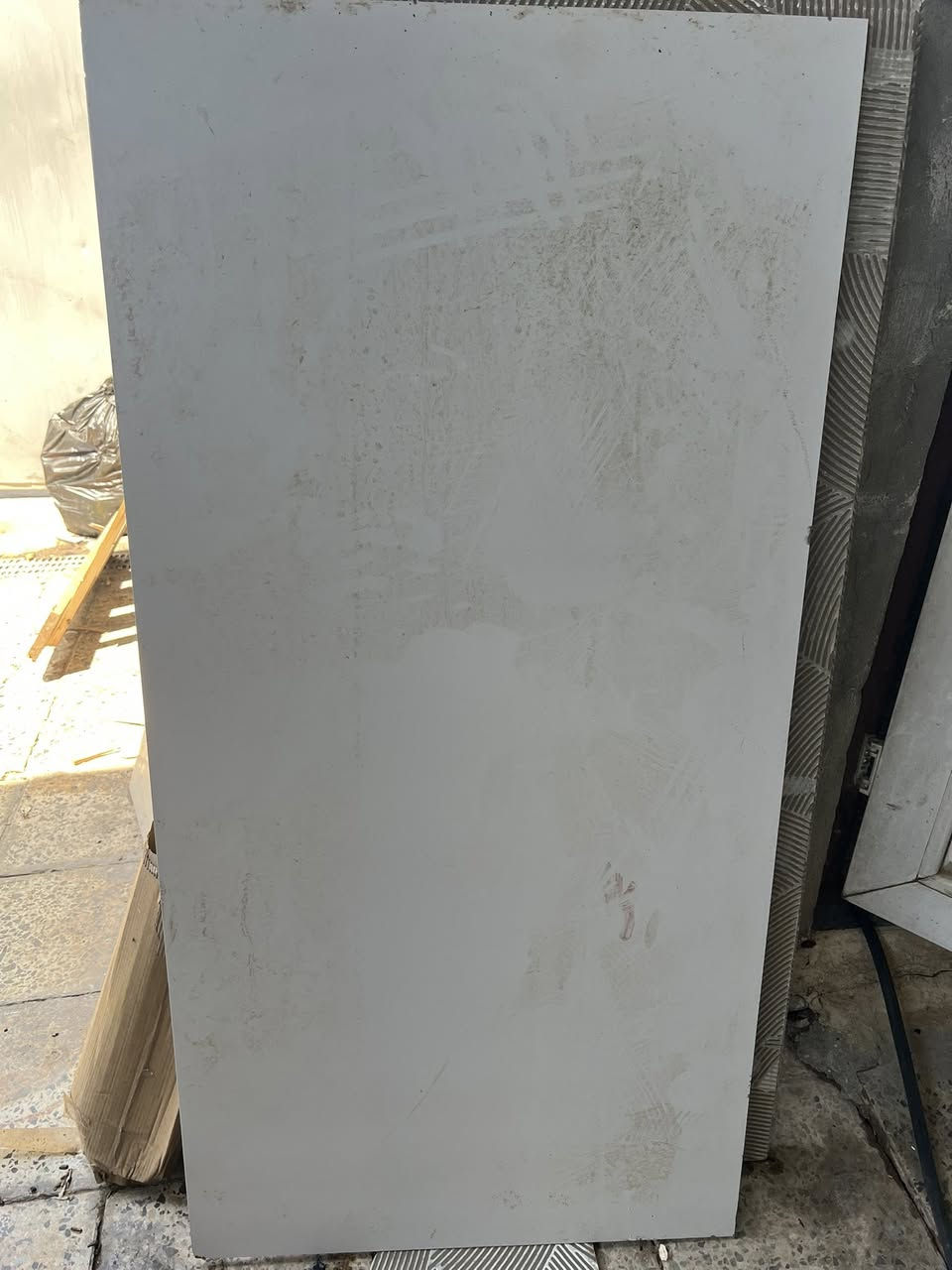 سيراميك جدران عرض 40 طول 105 عدد سكيبه
او سيراميك ارضيه 30x30عددً21 كارتونه 
سعر مناسب خابر وتدلل *********** بغداد
