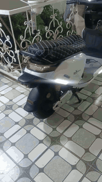 البيع دراجه شحن الدراجه تحتوي على 6بطاريات معه الملحقات الدراجه الاستفسار على الرقم ***********
