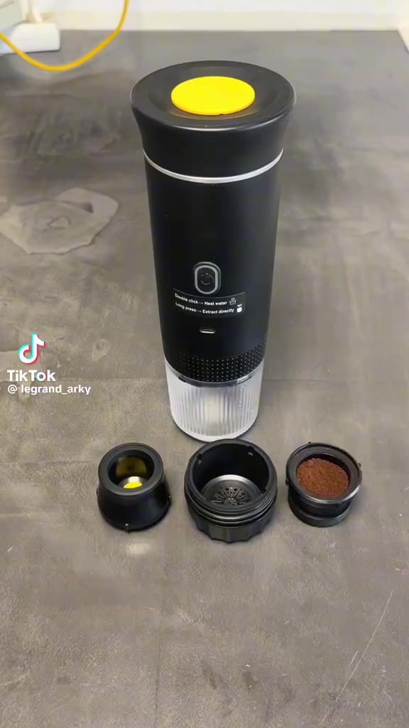 للبيع ماكينة إسبريسو 3 في 1، جديده عملية جداً وتفيد للبيت أو المكتب. للسفر او العمل 
المميزات: تشتغل على نوعين من الكبسولات (نفسبريسو ودولتشي) وأيضاً تشتغل على القهوة المطحونة (البن).
الاستخدام: سريعة وسهلة التنظيف وشغلها


**إذا كنت صاحب هذا الإعلان وتريد حذفه لأي سبب، رجاءا أرسل رسالة إلى الدعم الفني**