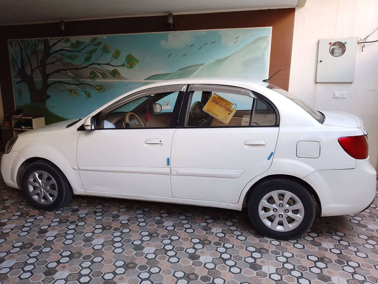 كيا ريو كوري 2012
محرك 16 سيارة جاهزة من كير ومحرك وصدر 
بيها ربع الباب والجاملغ مال نفر ورا السائق
سنويه باسمي الى نهايه 2026
السعر 90 وبيها مجال قليل
للاستفسار ***********
