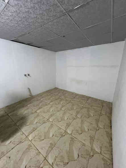 🛑 #للبيع بيت في حي الجمهوري/ الشارع المقابل باب ملعب الاتفاق
🛑 المساحة 100 متر واجهه 10 متر 

🛑 طابقين عكاده 

🛑 الطابق الارضي يحتوي على /

🏤 غرفة 
🏤 صالة 
🏤 مطبخ 
🏤 استقبال 
🏤 صحيات

🛑 الطابق الاول يحتوي على/

🏤 غرفه 
🏤 صحيات
🏤 سطح

🛑 مؤجر حالياً بسعر ٢٥٠ الف 

للاستفسار الاتصال على 
***********
