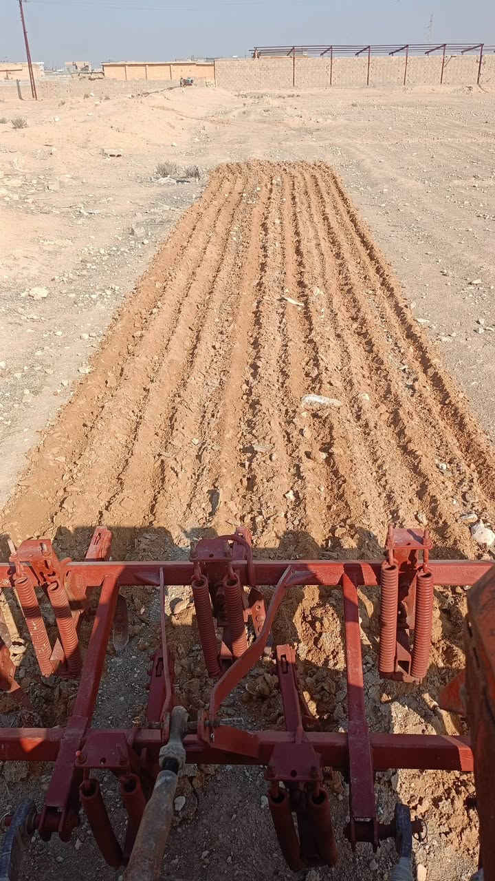 تركتر للبيع موديل 1990
 مكفول كفاله عامه محرك مجفت جديد كير كسن سنويه
 رقم هاتف  ***********
