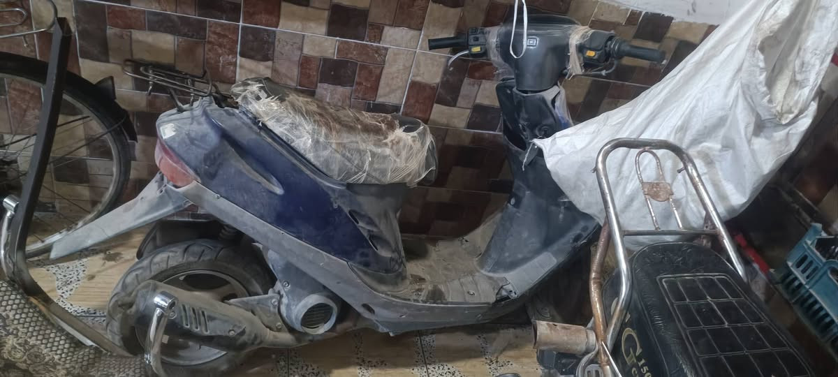 سلام عليكم ماطور ما عرف شنو اسمه بس هندر واحد يشتقل مكينته صافيه مثل دهن سلف شقال دراجه كهربائياتها هم شقاله سعر 170وبيها مجال لطيبين ***********
