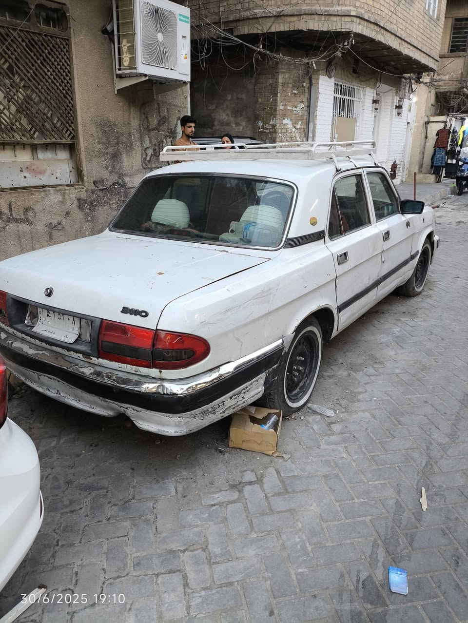 سلام عليكم
من رخصة الادمنية 
سيارة فولكا للبيع كير ومحرك بطة في في تي 2500 شد جديد 
حدادية أمامية وخلفية جديد 
تخم تاير جديد
نقصها تبريد وملاحظات بالكشر فقط / سنوية باسمي 
العنوان بغداد باب المعظم الكفاح 
هاتف ***********
شراي اتصل مو شراي عليك العباس لتشلع كلبي
واني بالخدمة
