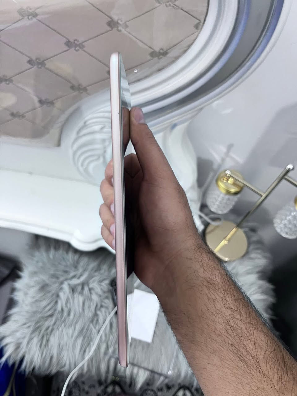 السلام عليكم ايباد مني فايف (mine 5) 
نظافة ٩٨٪؜ تجي وتفحص الايباد فول نظافة ميهرب شحن
ما مفتوح ولا مصلح بدون ملحقات 
المكان بغداد العامرية السعر ٢١٠ الف وبي مجال
رقمي ***********
