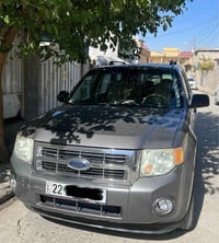 ايسكيب • ٤ أبواب • بدون أوراق