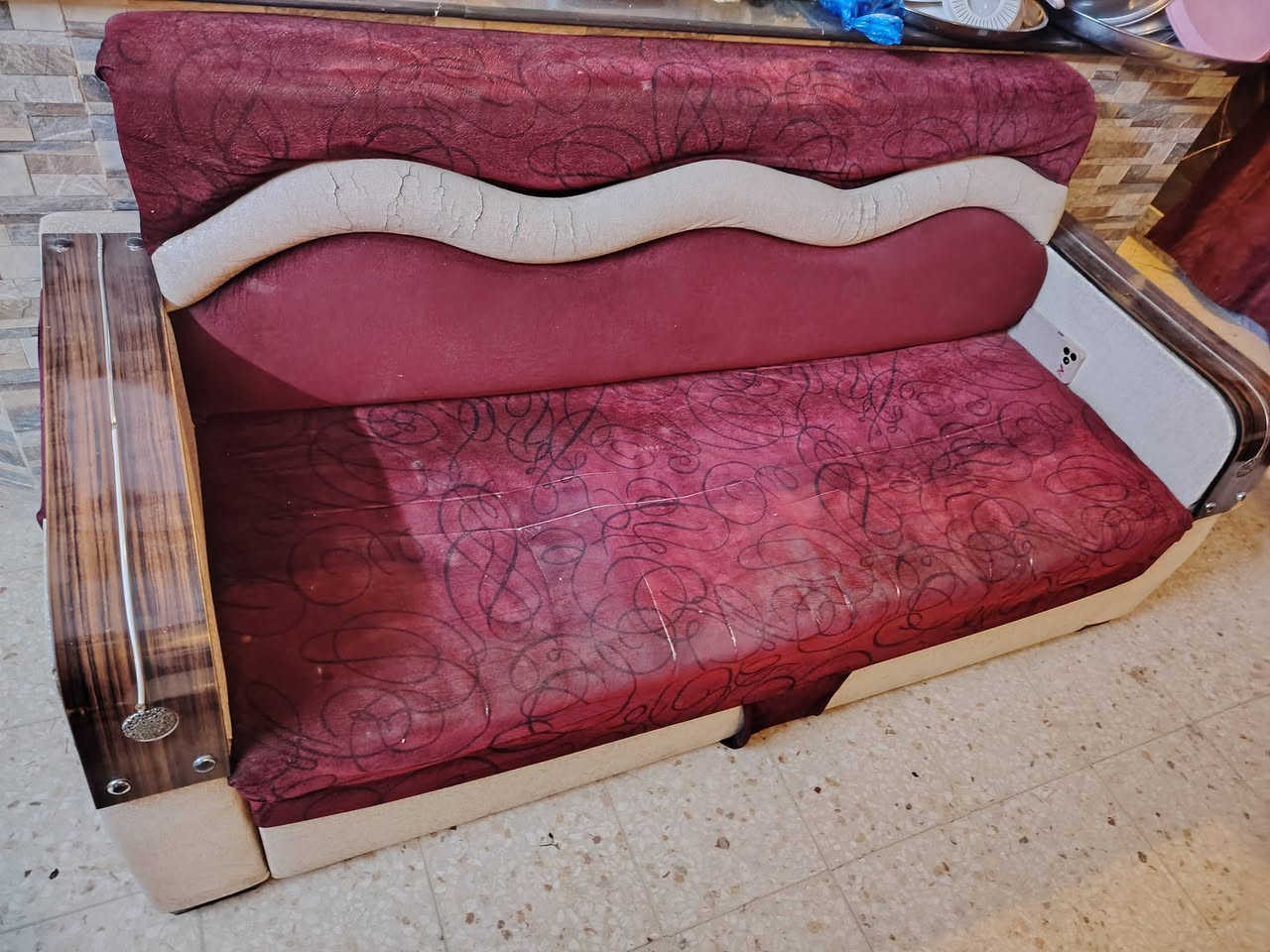 تخم مستعمل ٧ مقاعد للبيع بسعر رمزي
الرقم ***********
