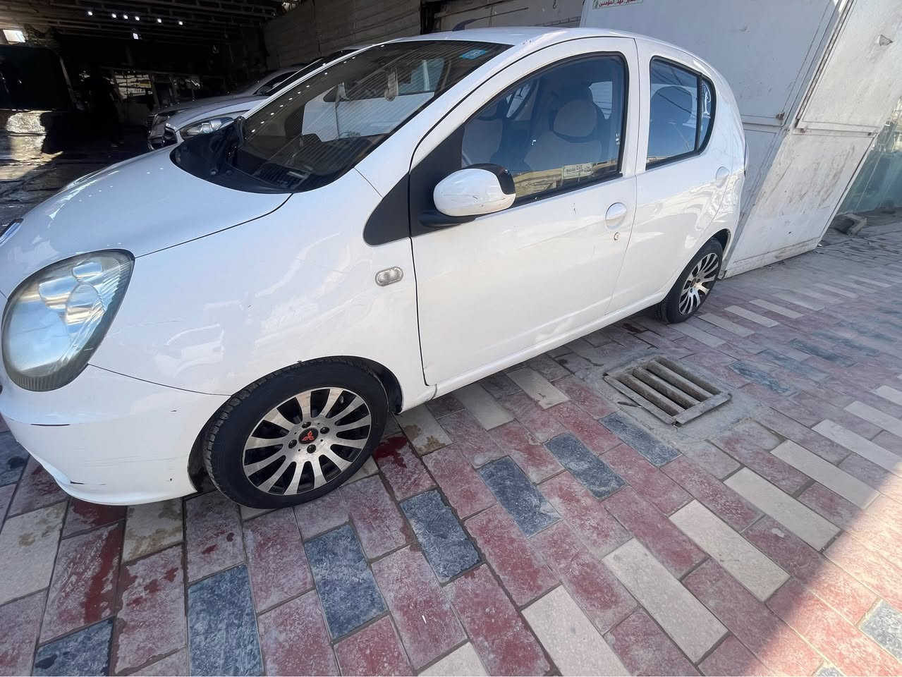 السلام عليكم سياره لبيع بانده لون ابيض مديل ١٣ رقم نجف جديد عداد المسافه ٤٤ الف محرك كير تبريد شاشه كأمره حداديه كله جديد سعر ٥٢ بيه مجال عنوان نجف ستفسار اتصال ***********
