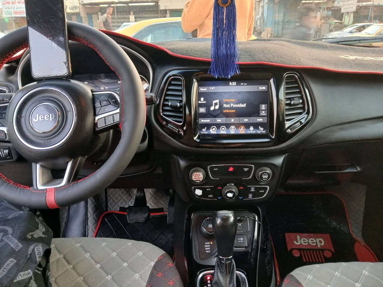 جيب كومباس 2018وارد
جنايها ولد دكتور يعني ما متعوبه 

 أمريكي ممشى ٧١ ميل

رقم : ‏‪***********‬‏

فول مواصفات فتحتين 

سعر 1٣٧$وبيها مجال

• 🎨 لون السيارة: ابيض 

• ⚙️ عدد السلندرات: 4 سلندر

• 🧠 حجم المحرك: 2400

• 🪪 رقم اللوحة: بصره باسمي

• 🖤 مقاعد جلد أسود  

المواصفات:

• 🔘 تشغيل بصمة

• 🚪 دخول ذكي

• ⚡ كشنات كهرباء

• ♨️ كشنات أمامية تدفئة

• 📺 شاشة كبيرة

• 📡 تشغيل عن بعد

• 🎥 كاميرا خلفية دوّارة

• 🔻 سايد بريك بصمة

• ❄️ قطعتين تبريد

• 👁️‍🗨️ نظام النقطة العمياء

• 💡 إشارات على المرايا

،🛟السبير ويل كب • 

• 🛞 ثلاث أنظمة قيادة: أوتو، جبلي، ثلجي

• 🚧 نظام خروج عن المسار

• 🛑 نظام التوقف التلقائي

• 🧩 هواي مواصفات إضافية

ادامه كامله 

حادث موجود تقرير بصور ‏

 مكان السيارة العماره مغربه
