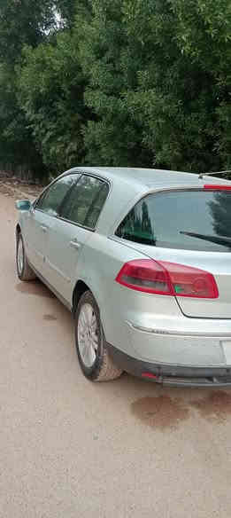 السلام عليكم سياره رينو للبيع بيهه كير ومكينه كورله ابو الكف السياره كشرهه مكفول من الحادث تخم تاير جديد كشنات جلد وكهرباء بي هواي تحكامات بيهه   بيهه مكانتا تخزين هواي حته جوه الكشنات الماميه ولخلفيه مجرات كهرباء كلهه شغاله شاشه الصندوك مالهه شفط المواصفات البيهه متخلص  السعر 47 للستفسار ***********
