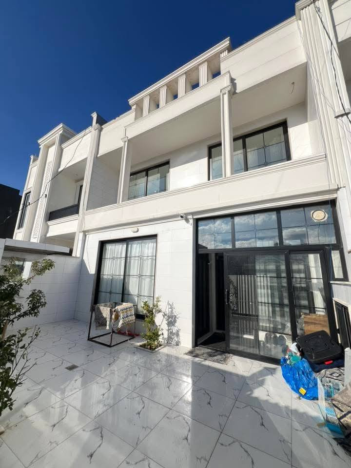 منزل مستخدم قليل للبيع
في أربيل حي ٨حصاروك
قرب سايدين لاوان ستي
مساحه 150م
3نوم
استقبال
مطبخ مجهز بكاونتر
مجموعه صحيات
على شارع 12متري
اتجاه قبله
السعر10دفاتروقابل للتفاوض

للاستفسار
***********
***********
*********** واتساب

عقارات ابو آدم في أربيل

لمشاهدة بقية العروض مع ذكر السعر موجود في تلگرام.  https://t.me/new1erbil
