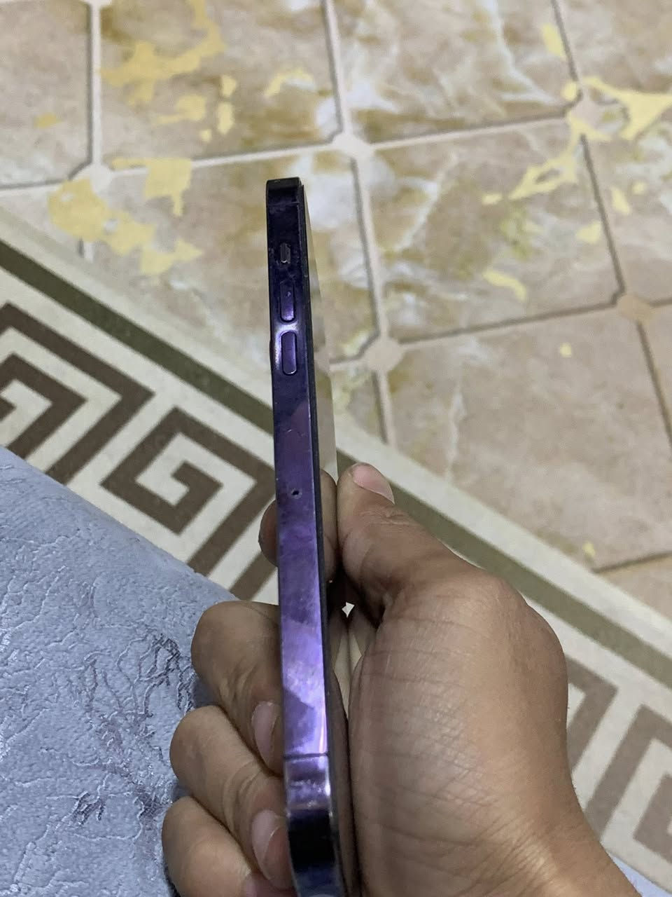 السلام عليكم ايفون ١٤برو ماكس وتر بروف ذاكره ٢٥٦ بطاريه😱٩٠٪؜ نضافه ٩٠٪؜السعر ٨٥٠ ويرهم مراوس نزل شعندك *********** واتساب ***********
