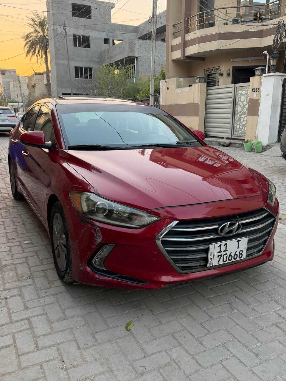 سلام عليكم النترا للبيع موديل 2017 رقم بغداد بئسم الحجية ماشية 64 الف فقط سيارة فتحة سقف رادار جانبي كشنات تدفئة ويل كب بصمة حادث السيارة جاملغ خلفي وجارد نفسة يرادلة صبغ سعر 11700$ وناقص السيارة مذكورة بفديو مكان السيارة بغداد السيدية *********** بغداد, العراق
