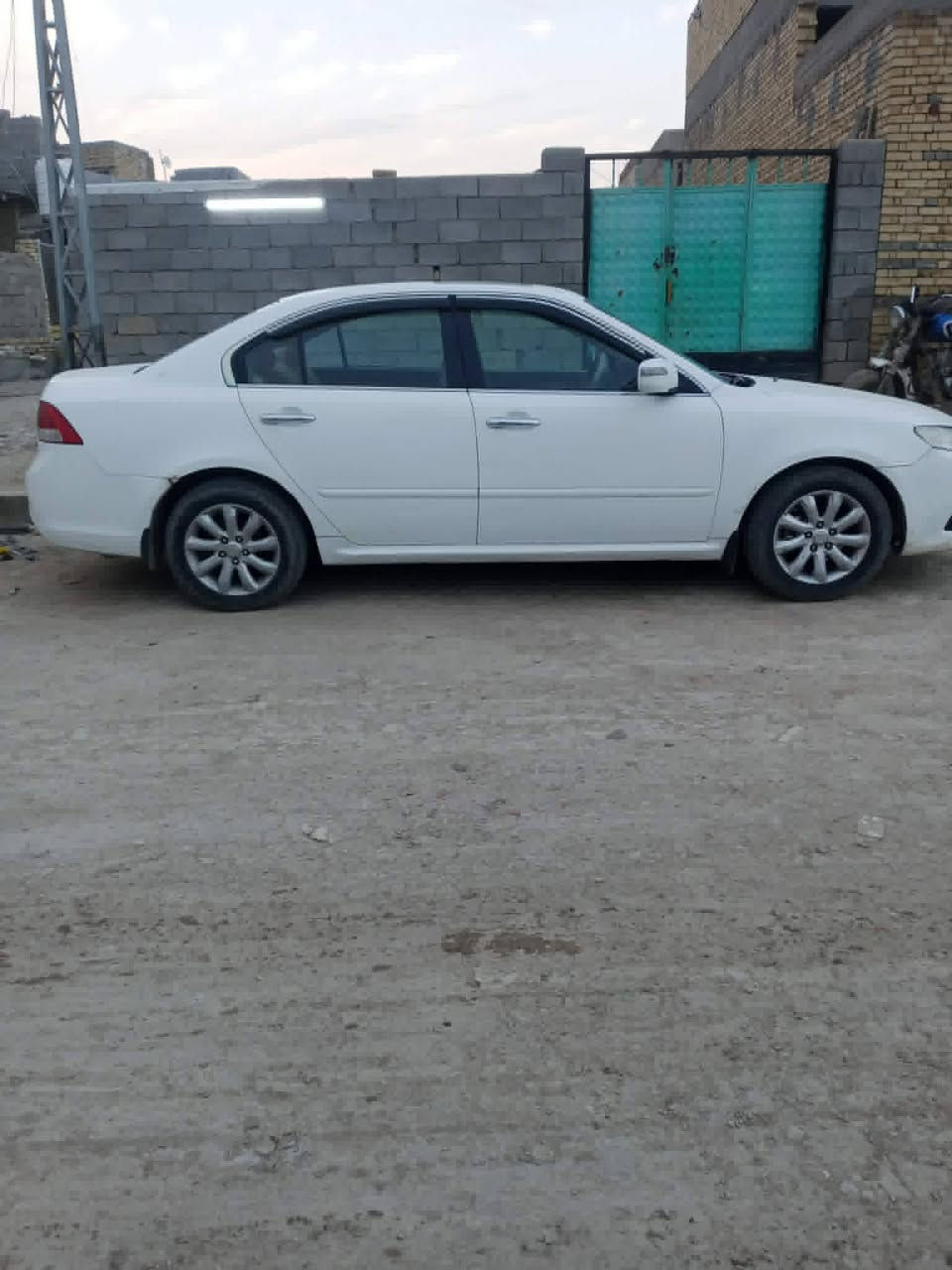 السلام عليكم كيا اوبتيما للبيع
موديل 2009 خليجي
رقم قادسية مميز بسمي
السعر 120 
ملاحظه سونار مرفق مع الصور 
مكاني ذي قار قضاء رفاعي 
***********
***********
