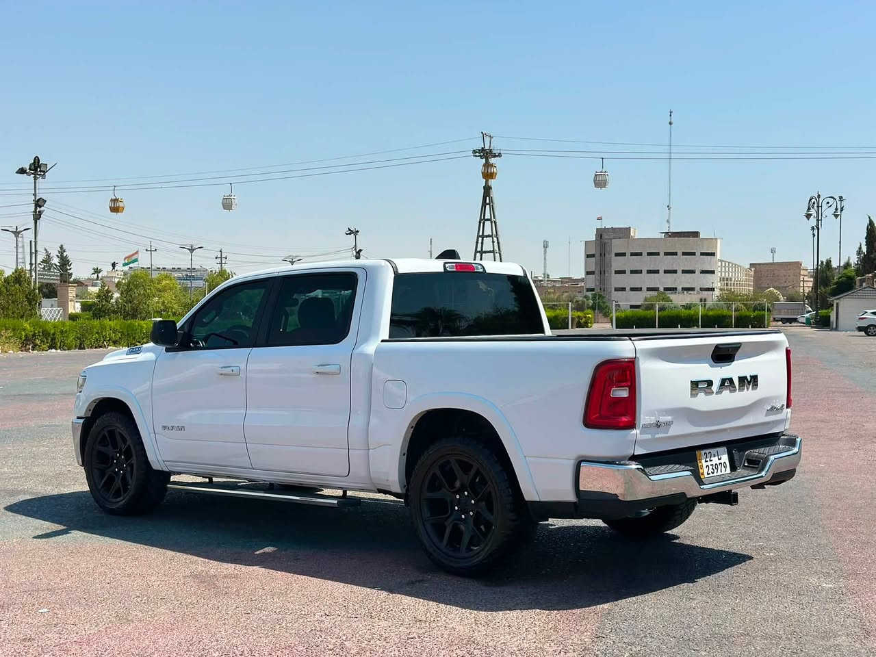 Dodge Ram 
2025 Bighorn
V6 - 3.6L - 4x4

بسمە و شغال
شاشە
کامیرە
کوشینات جلد 
باب طویل
بودی قصیر
دبل اکسل
ویل ٢٢
ماشي 26
بدون صبغ
بدون ارباك
سعر 330 ورقە
عنوان السياره اربيل 
***********
***********
