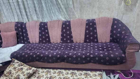 ديوان للبيع سبعة امتار نظيف عراقي الصنع السعر 285 للاتصال ***********
العنوان موصل حي العربي
