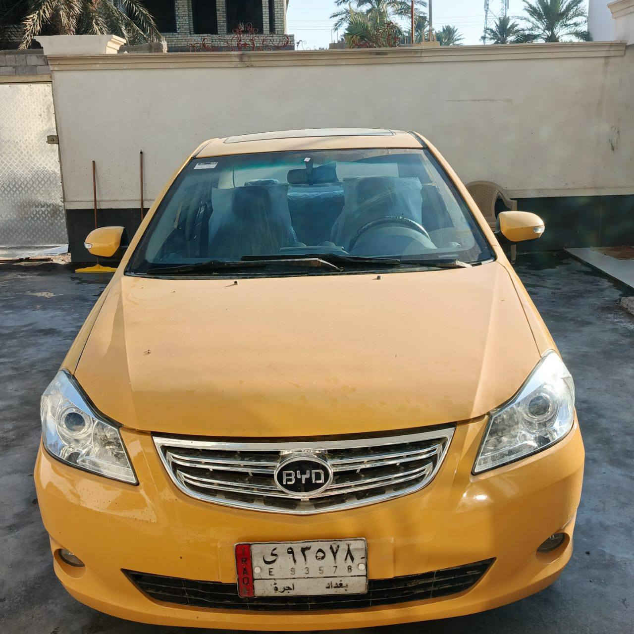 بي وايدي مديل 13
سياره مكفوله كفاله عامه 
سياره على وضع بلادي 
كير  مكينه بلادي 
حداديه جديده 
سياره رقم بغداد شرط تحويل 
فقط صبغ بنيد اثر جراد بدون حادث 

تحكم ستيرن 
بصمه 
فتح بالسقف 
وباقي موصفات معروفه 
العنوان بغداد 
***********
