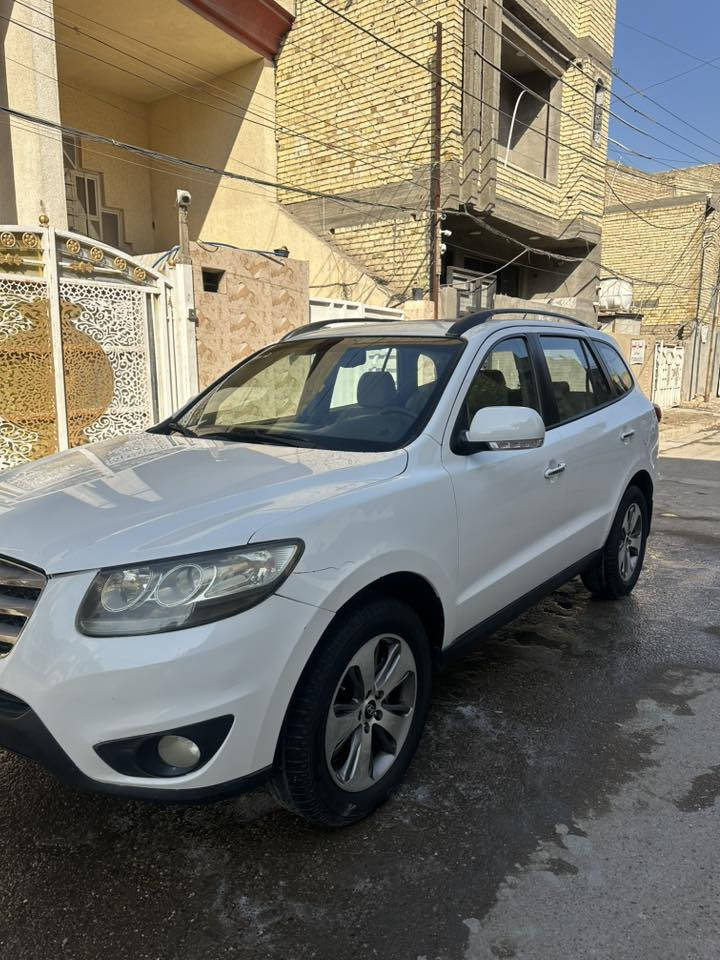 السلام عليكم
سنتافي خليجي 2012
محرك ستة سلندر 
فول مواصفات ١/١
رقم وهزة جديد 
سونارها موجود 
سعر 150 
مكاني بغداد للاستفسار ***********
