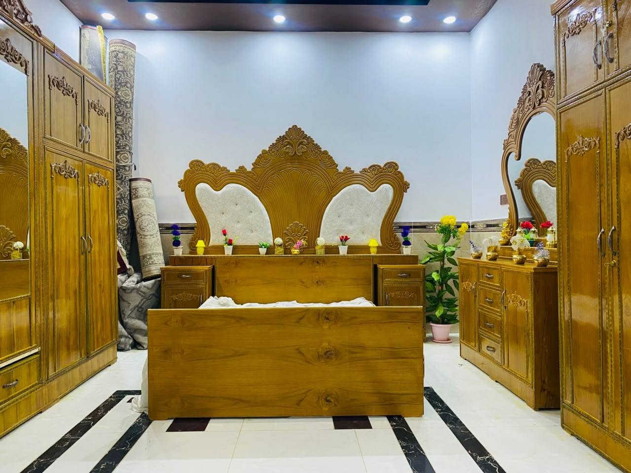 سلام عليكم توجد غرفه نوم مستعمله للبيع صاج عراقي السعر ٩٠٠ بيه مجال الغرفة جديده فول نضافه *********** واتساب توجد خدمة توصيل
