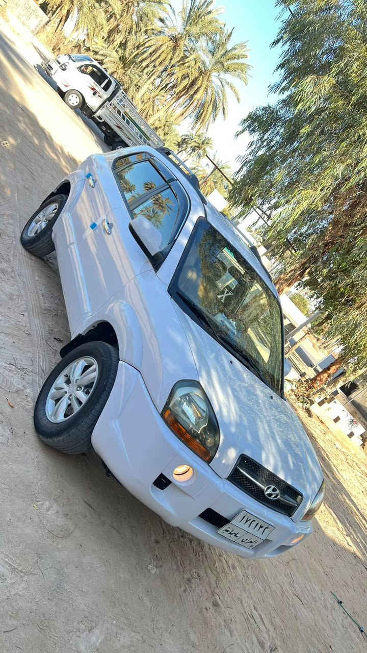 السلام عليكم توسان موديل 2009 خليجي كفالة نص فول تحكم ستيرن شاشة كامره دواره بريكABS  ويل كب حساس خلفي اربعه دسك السيارة مكفولة من مكينه كير حداديه تخم تاير تبريد كهربائيات كله جديد كفالة من الصبغ رقم سليمانية شرط التحويل السعر 115 بيه مجال بسط مكان السيارة كربلاء للاستفسار اتصل *********** كربلاء, العراق
