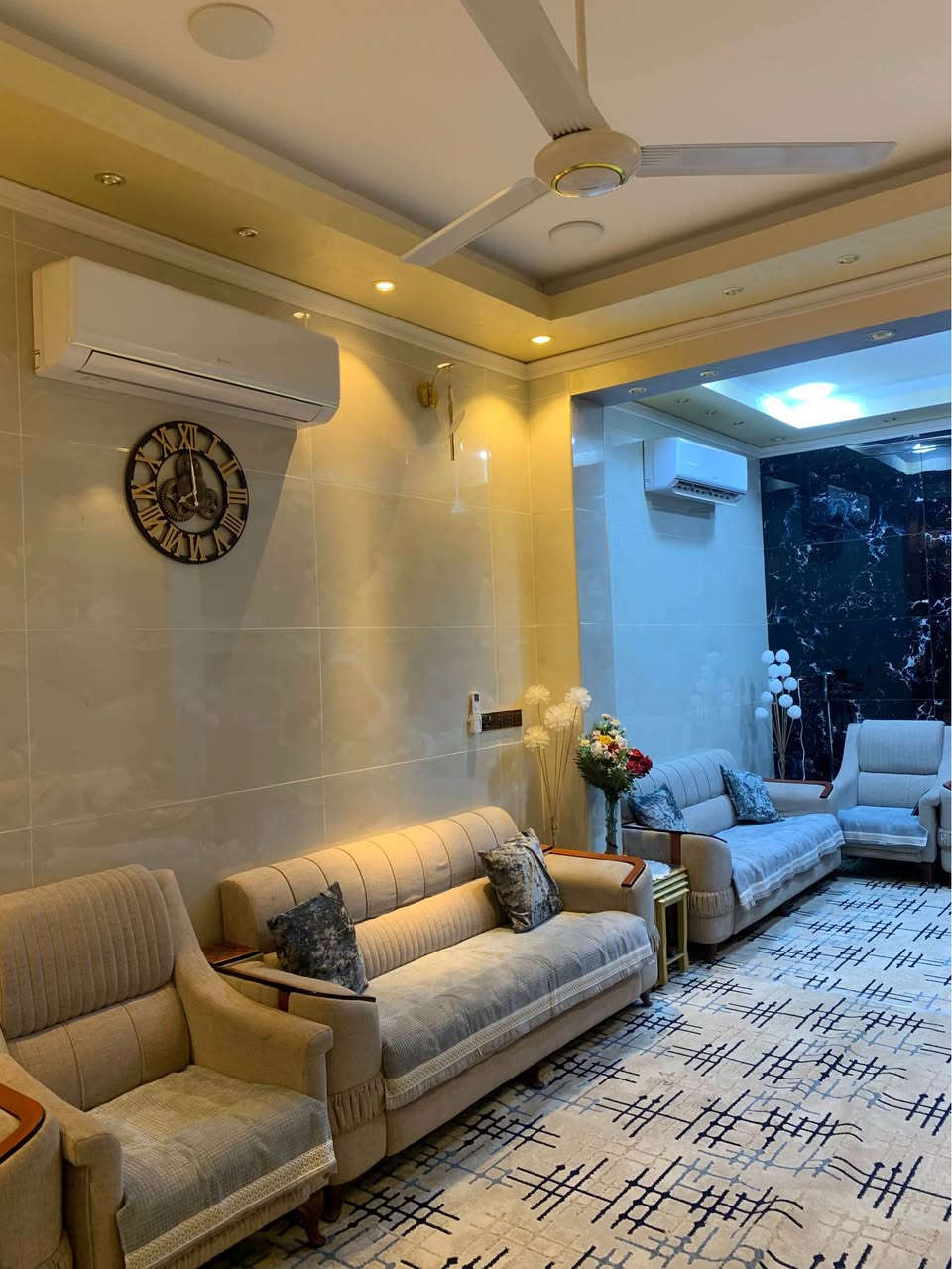 السلام عليكم دار للبيع كربلاء حولي مستشفى الكفيل مساحه ١٠٠ طابقين ونص.        *********** كربلاء, العراق
