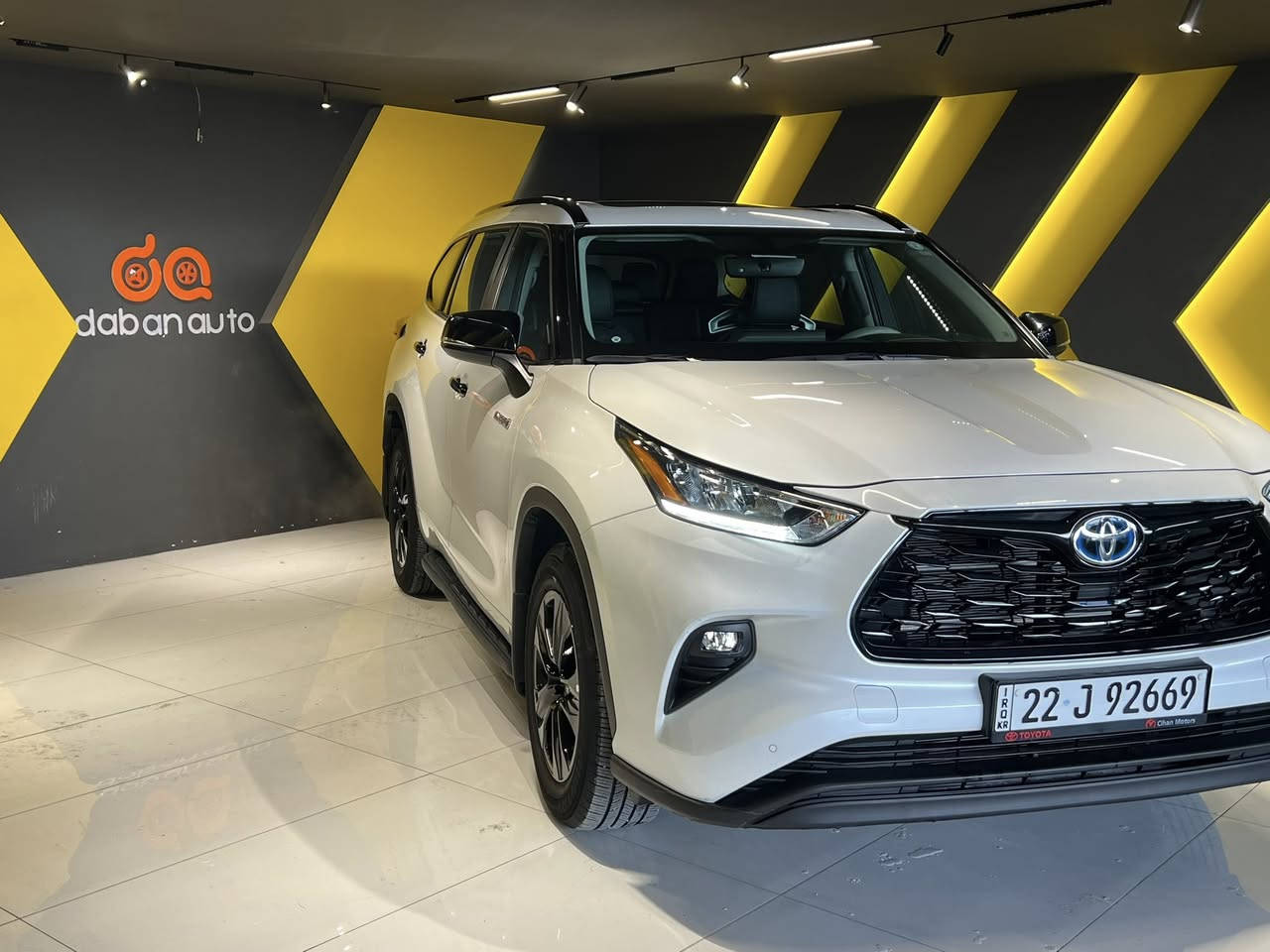 السلام عليكم للبيع هايلاندر2024ضمان شركة جيهان
فول مواصفات 
بلاك بدشن GLE
محرك 2500هايبرد
7راكب
بصمه
كشنات جلدكهربائي
شحن واير ليز
فتحه
مرايه شفط
لدات 
ماشيه 25ألف 
مكفوله عام
PPF كامل
ملاحظة فقط بيع

مكانهاالسليمانيه للاستفسار فقط اتصال ☎️ 
***********
