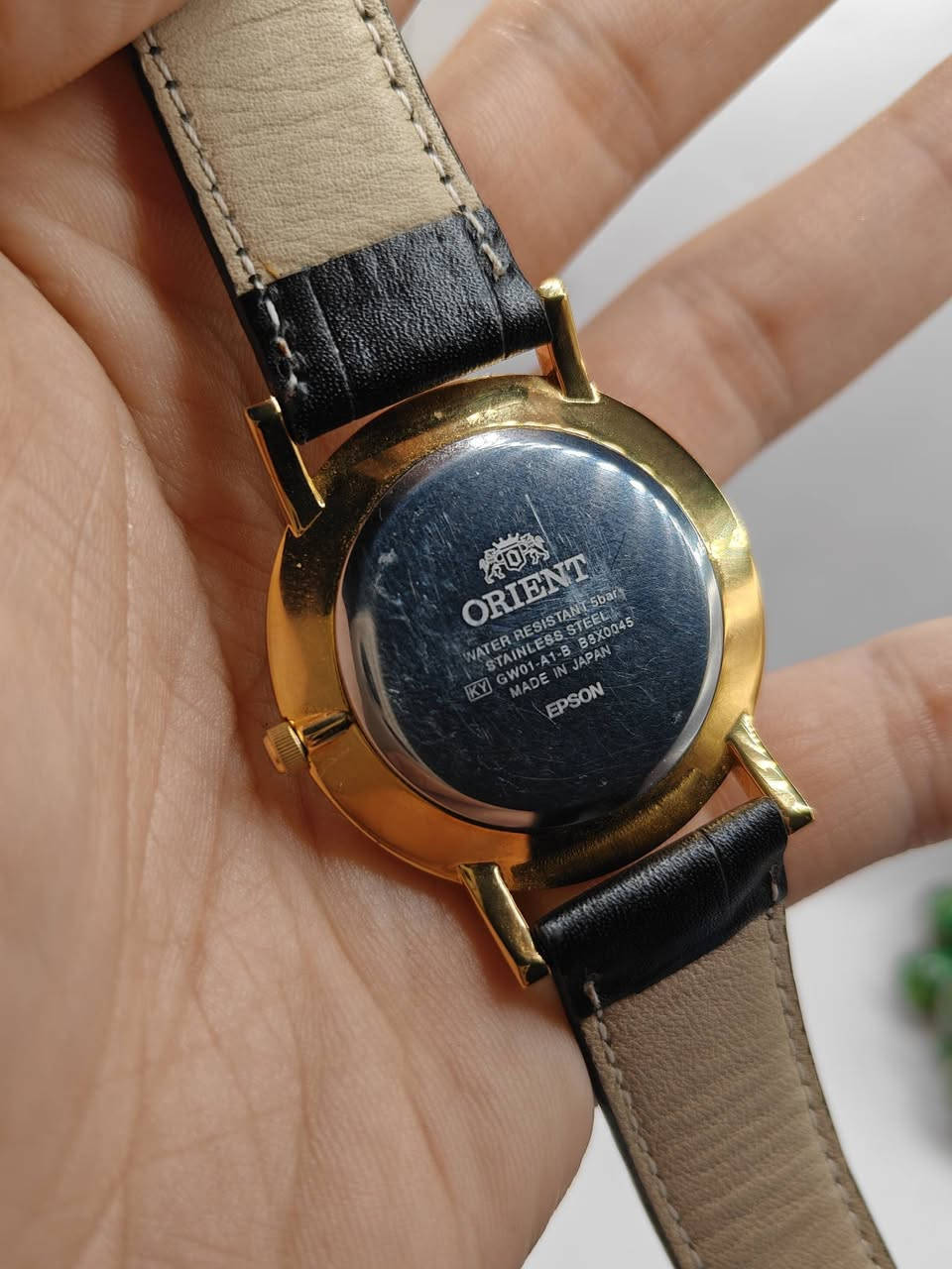 اورینت مودیل کلاسیك انتاج محدود 
بطاریە جام زفیر طلاء ذهب کهربائی نضام میلین 
نضافە عالیە قیاس ۳٨ ملم
سعر 125 الف توصیل موجود 
***********
