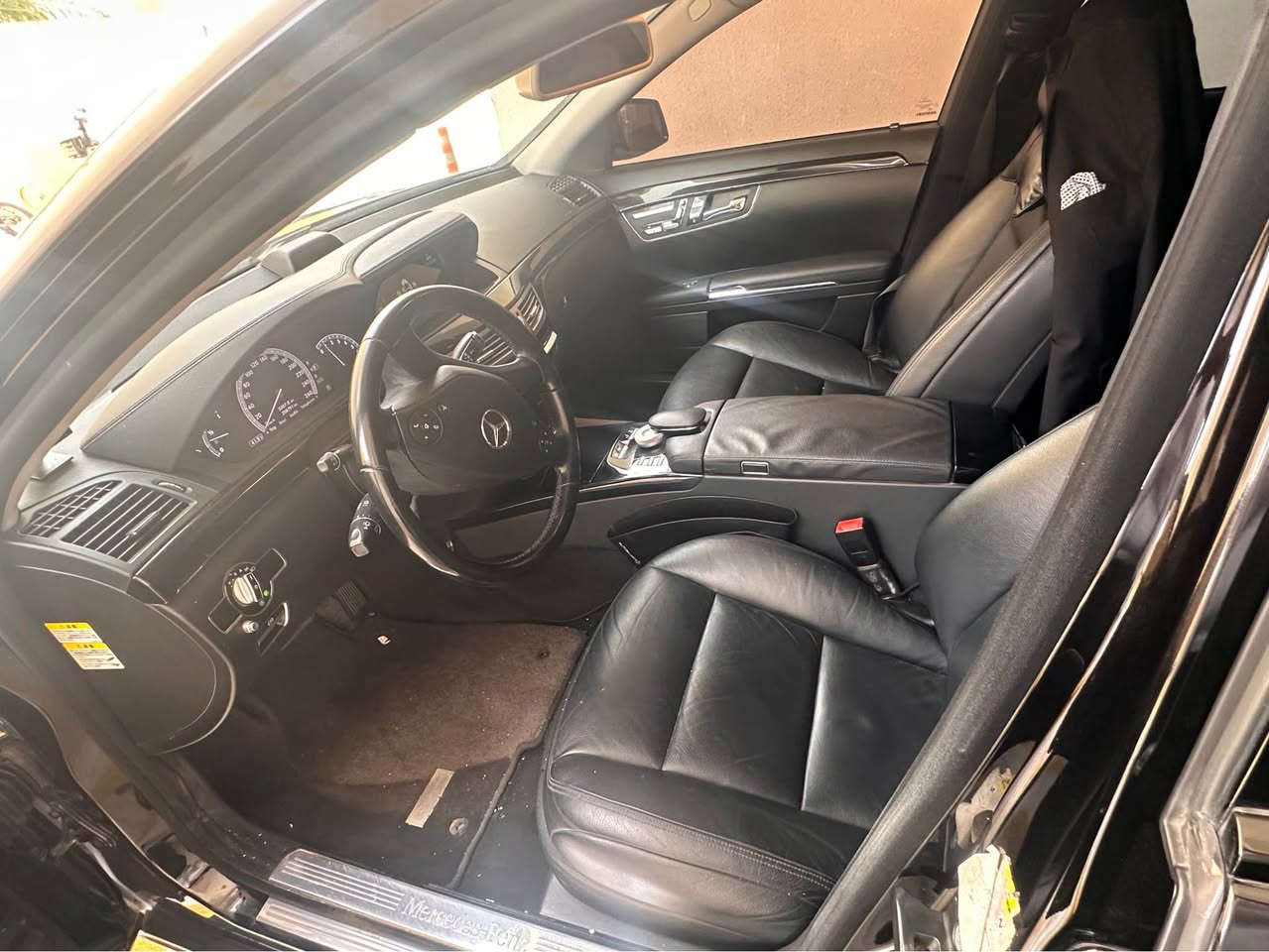 Up for sale is a meticulously maintainedu 2012 
Mercides Benz S550 Jabanaes Spec.2012 model
Lorinser body kit
Harman / Kardon audio system
Andriod / Apple car paly 
8 cylinder
Door shaft
Milage 208,000 KM

Black edition , all service done , no any mechanical issue .

Family use car

Mercedes-Benz S 550. This vehicle is a premium Japanese import, renowned for being kept in exceptional condition compared to local counterparts. It features the powerful V8 engine, smooth automatic transmission, and the luxury expected from an S-Class. Finished in a classic color with a premium leather interior, it comes equipped with advanced safety features including adaptive brake lights and traction control. Perfect for those seeking luxury and performance in the UAE. دبي, الإمارات العربية المتحدة


**إذا كنت صاحب هذا الإعلان وتريد حذفه لأي سبب، رجاءا أرسل رسالة إلى الدعم الفني**