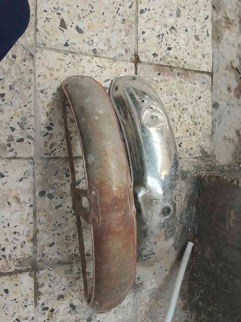 لبيع
تاير جدام جاهز كبل شد
كشن 
ماشه 
جوملغات وره وجدام
دبلات زوج 
تانكي مابيه شي 
صالنصات زوج 
سكان.وزنجيل وبيم 
كلمن وسعره شراي يجي خاص 
مكاني رميثه ***********
