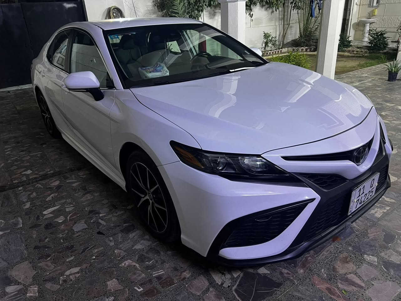 السلام وعليكم 
كامري 2024موديل وارد أمريكي 
السياره بدون صبغ بيها بارد فقط 
بدون ايرباكات السياره ماشيه 38الف
موصفات SE
***********
