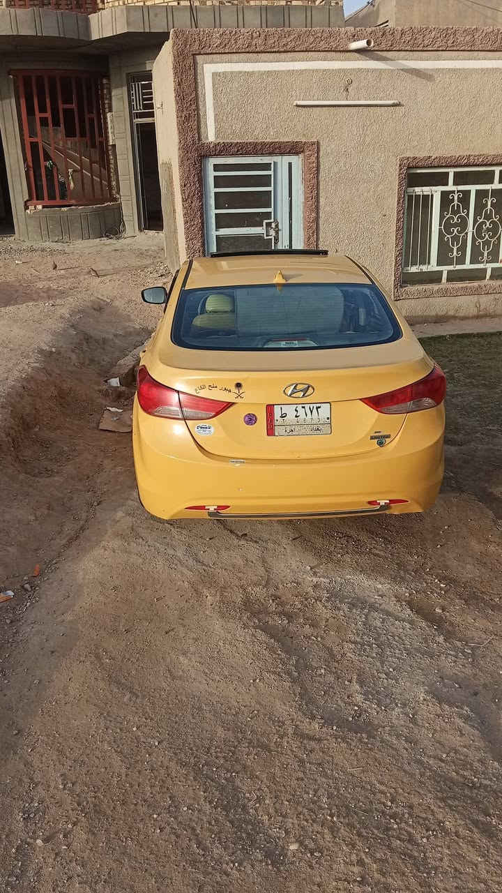 السلام عليكم انتره وارد أمريكي 2012فول موصفات لمتد السياره  نضيفه كلش مكينه وكير خير من  الله سياره جهازه   بس حادث مريكي فقط بس باب خلفي والبقي كله نيبل وحد رقم بغداد مشروع وطني  تحويل مباشرمكان بابل السعر  100ورقه بيها مجال ***********
