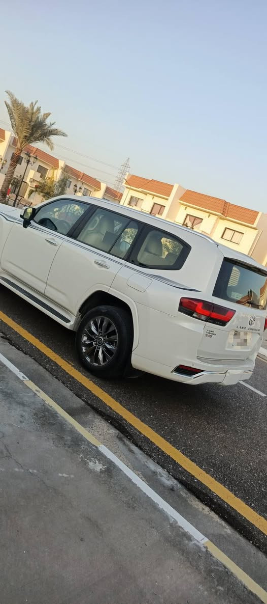 السلام عليكم ورحمة الله وبركاته
لاندكروز 2022 ضمان وكالة ساز باب اول 
الفئة GXR
ماشي 57 الف فقط 
محرك تون تربو🚀🚀
مغلف ppf عام كل السيارة سعر التغليف ٢٨ ورقه ضمان ١٥ سنه
تخم تاير قبل شهر اصلي ب٩٠٠ دولار
فووول (فتحة.كشنات كهرباء وتدفئة وتبريد .بصمات تشغيل جنطة كهرباء.حساسات ٣٦٠ مع كامره )
السيارة مالك واحد فقط دهن وفلاتر في الوكالة حصرا 
العدة والكتلوك والبصمة والسماعة غير مستخدم 
السيارة كفاله عامه من الصبغ والحالوب والشخط فقط مكان pdr بسيط اثر طخة وموجوده صورته قبل التصليح 
628 وبي مجال للاخوة الطيبين 
***********
