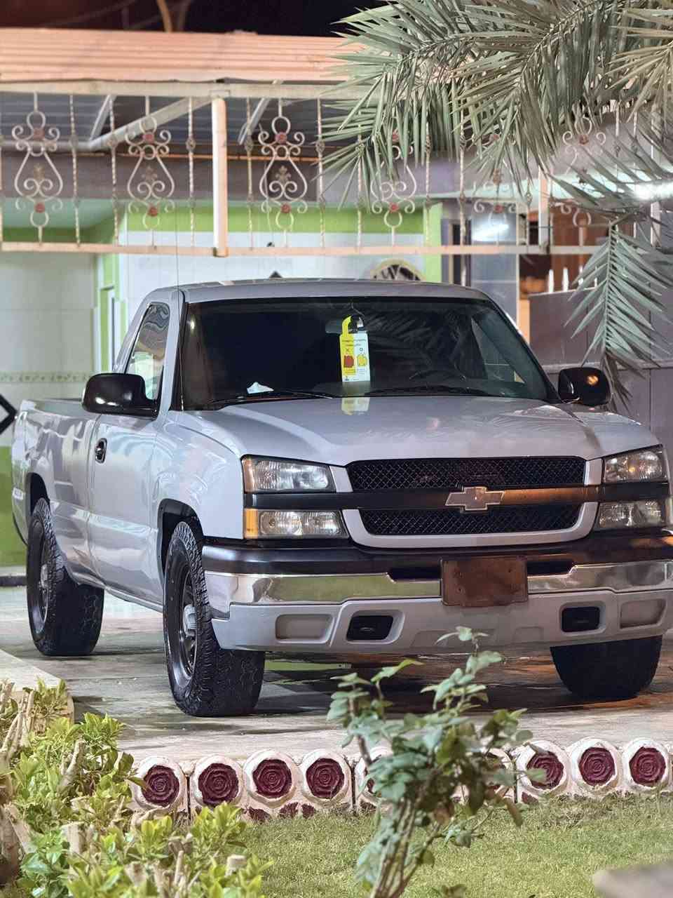 السلام عليكم 
سلفرادو ٢٠٠٤ للبيع سياره جاهزه تعمير جديد شغل شركه كله درجه اولى صدر تبريد ثلج تخم تاير جبلي سياره بانزين + منظومه غاز شغل راقي بشكل معامله كامله من الجمرك وكآمل منفيسها باقي بس تدفع الكمرك وتستلم سنويه ولوحات  سياره متصرف عليها دينار واحد ماشيه ٤٩ الف 
السعر      ١١٠$ ورقه 
الانبار عامريه الصمود *********** -***********
