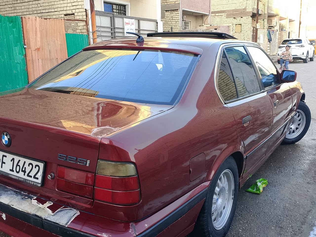 السلام عليكم. بي ام   525اصل وفصل موديل 1991  موصفات السياره فتحه دعاميات امريكي مكينه مسكر عدل كير اوتو شاشه داخل مخمل داخل نضيف كلش وسياره جاهزه انكر وطلع وين ميعجبك وبسمي رقم سليمانيه نكليزي تحول ثاني يوم سنويه ال٢٩ هزه جديده سياره اصفاح حلوه كلش وكاعده. رقمي صاحب السياره ***********  سعرها ٥٣ وبيها شي بسيط  مكاني بغداد شعب
